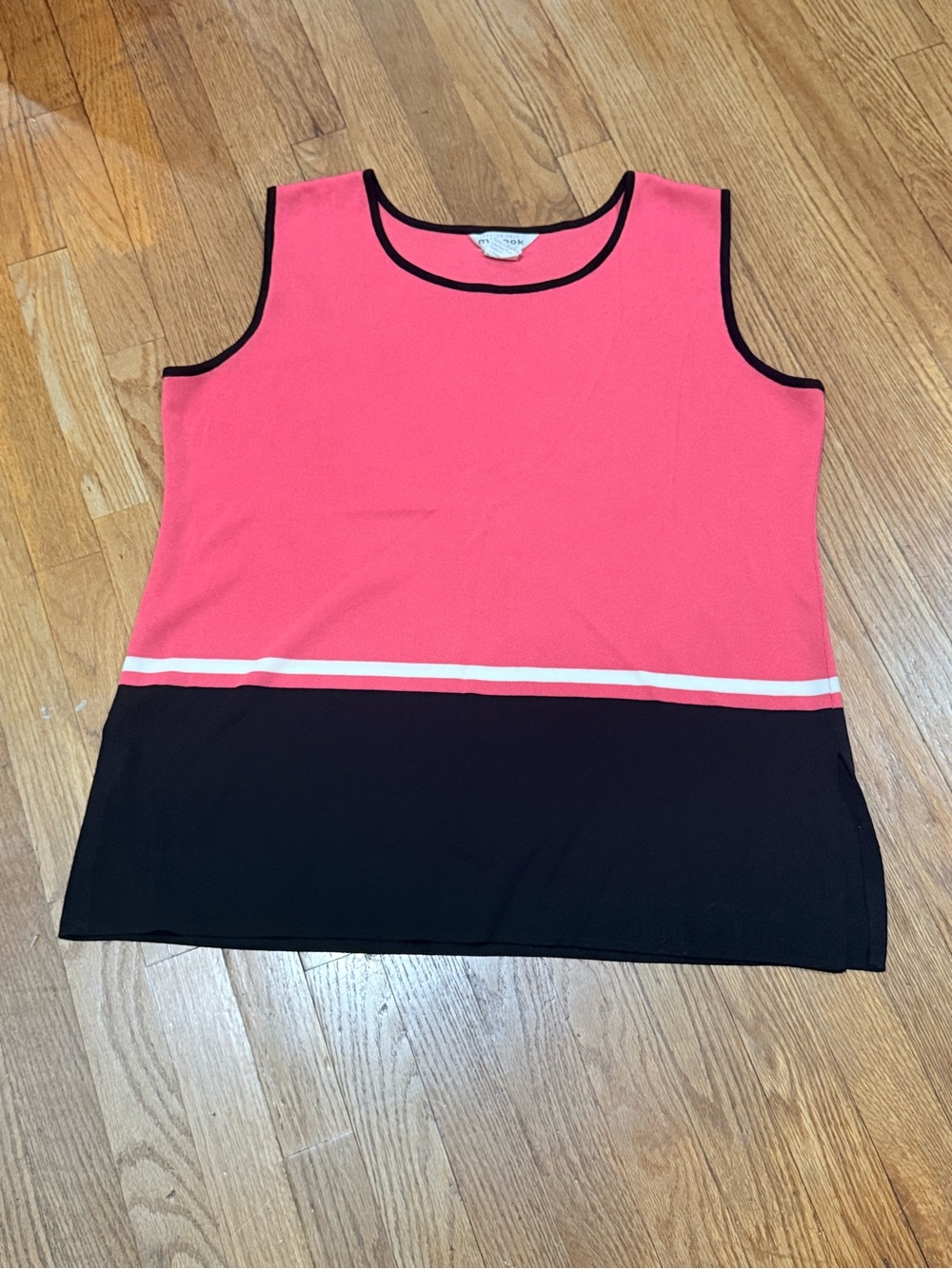 Exclusively Misook Women’s Pink and Black Sleeveless Colorblock Tank Top